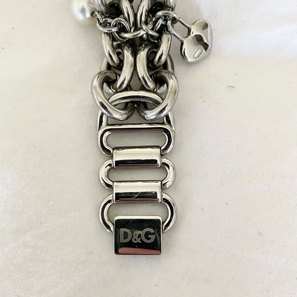 SOLD ❤️❤️❤️💯 Authentic D&G Watch with Lock & Key - Picture 4 of 11